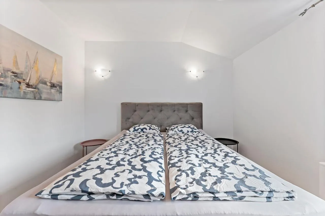 Apartman Dominik Porec 0*,